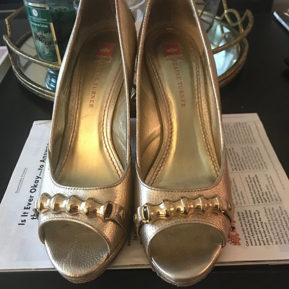 Elaine Turner Gold Peep Toe Espadrille Wedges  9.5